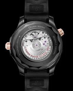 43.5 mm, black ceramic on rubber strap^OMEGA Online