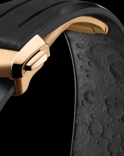 42 mm, Moonshine™ gold on rubber strap^OMEGA Clearance