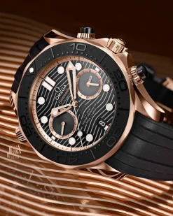 44 mm, Sedna™ gold on rubber strap^OMEGA Best