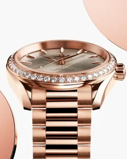 38 mm, Sedna™ gold on Sedna™ gold^OMEGA New