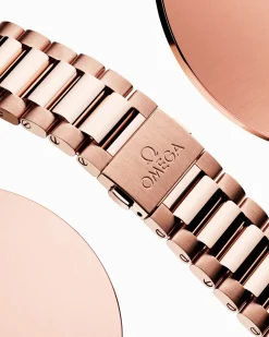 38 mm, Sedna™ gold on Sedna™ gold^OMEGA New