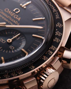 42 mm, Sedna™ gold on Sedna™ gold^OMEGA Online