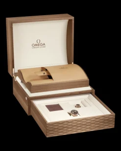 45 mm, Sedna™ gold on Sedna™ gold^OMEGA Sale
