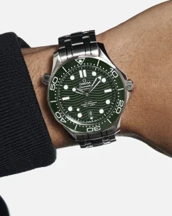 42 mm, steel on steel^OMEGA Hot