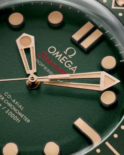 42 mm, titanium ‑ Bronze gold on rubber strap^OMEGA New