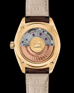 39 mm, yellow gold on leather strap^OMEGA Online