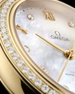 34 mm, yellow gold on leather strap^OMEGA Hot